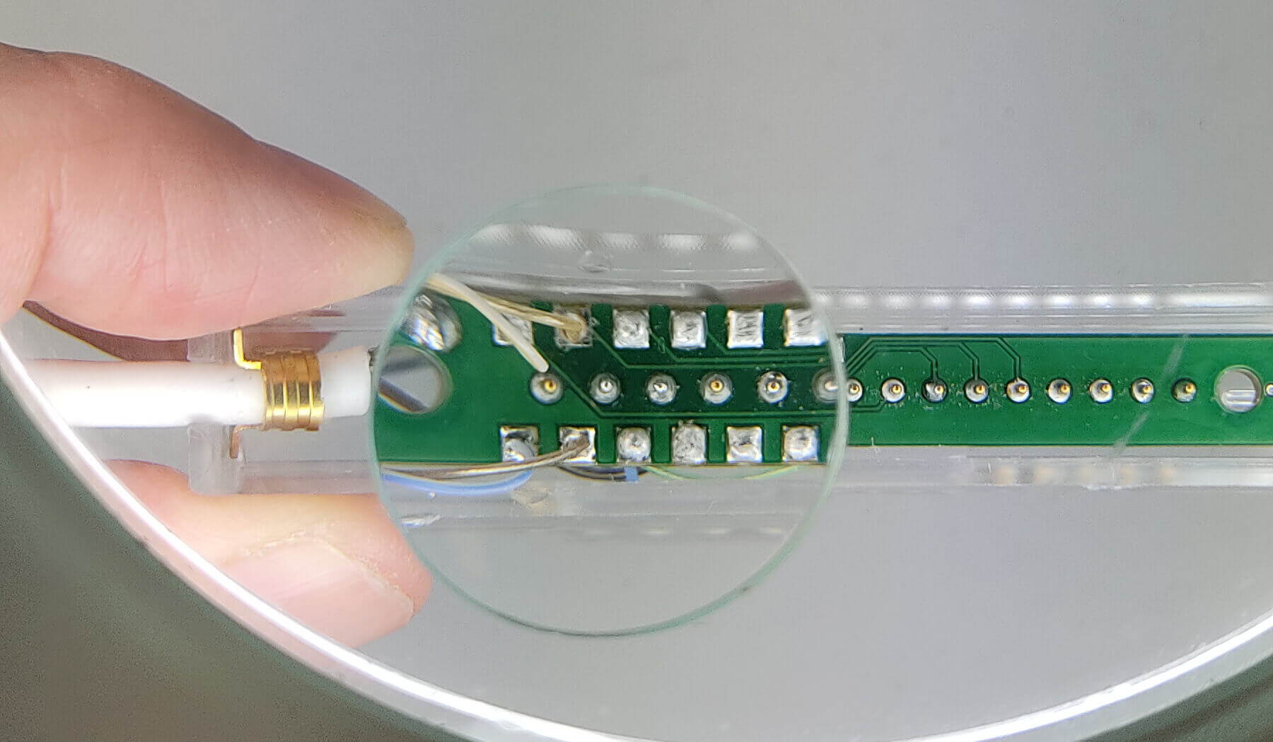 Microsoudure sur PCB médical